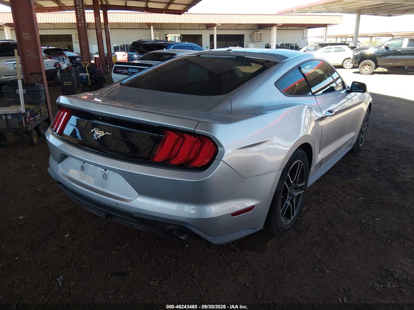 FORD MUSTANG - zdjęcie 4