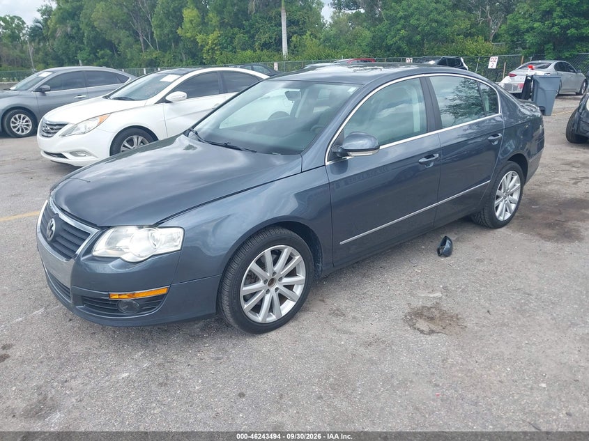 2010 Volkswagen Passat Komfort, Левый бок, IAAI, VIN WVWJK7ANXAE129580 — фото 2