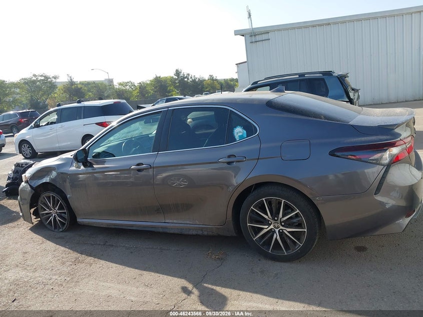 TOYOTA CAMRY - zdjęcie 14