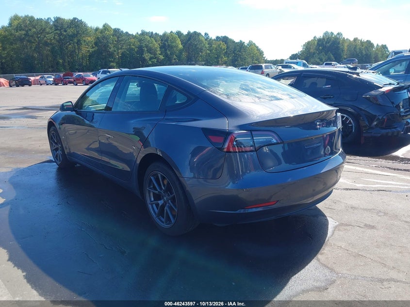 Vin: 5yj3e1ea3nf110135, lot: 46743591, tesla model 3 rear-wheel drive 20223