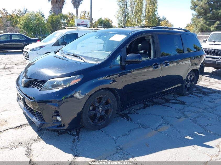 TOYOTA SIENNA - zdjęcie 2