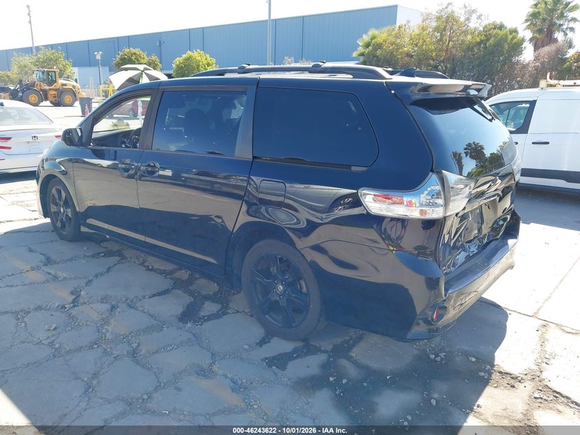 TOYOTA SIENNA - zdjęcie 3