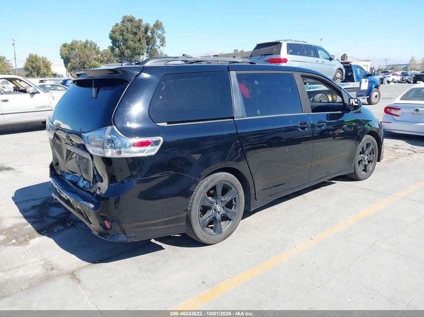TOYOTA SIENNA - zdjęcie 4