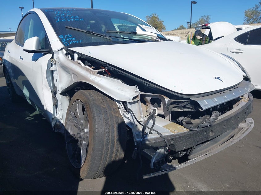 Vin: 7saygaee1rf183953, lot: 46743692, tesla model y long range dual motor all-wheel drive 2024 img_1