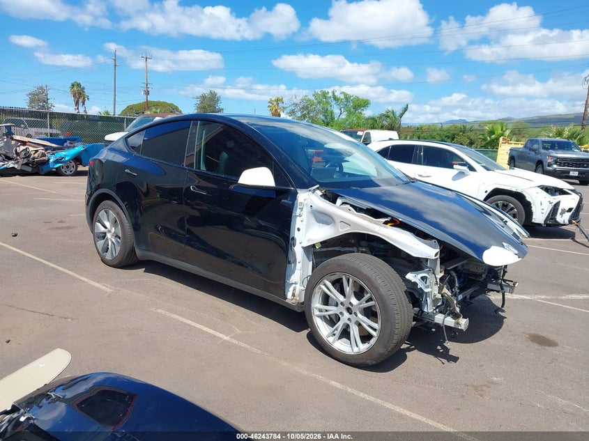 Vin: 7saygdee7pf788039, lot: 46743778, tesla model y awd/long range dual motor all-wheel drive 2023 img_1