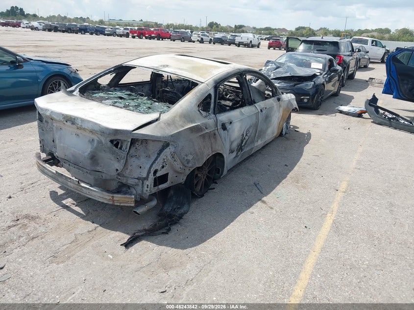 Vin: 3fa6p0hd0lr136071, lot: 46743836, ford fusion se 20204