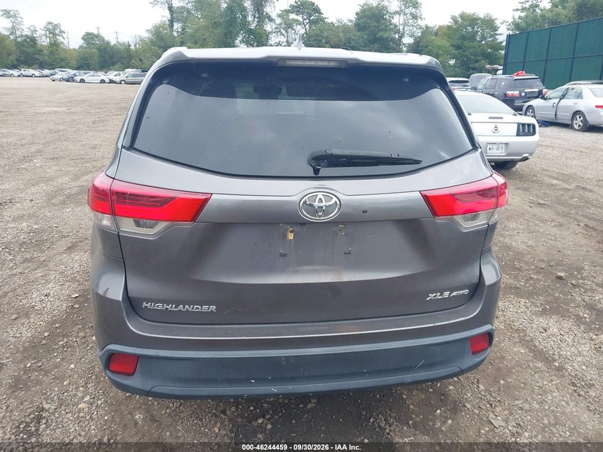 TOYOTA HIGHLANDER - zdjęcie 16