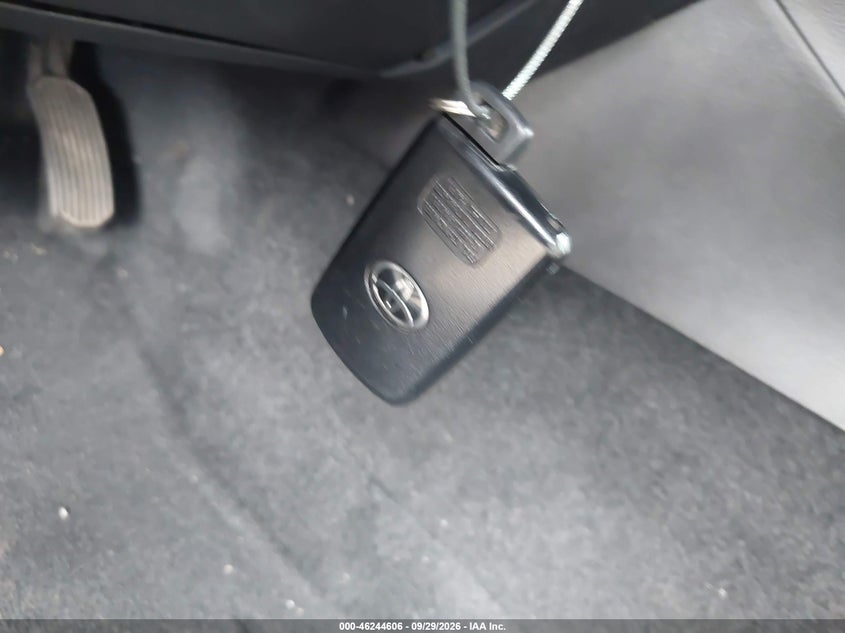 2014 TOYOTA AVALON HYBRID XLE TOURING · Фото 11