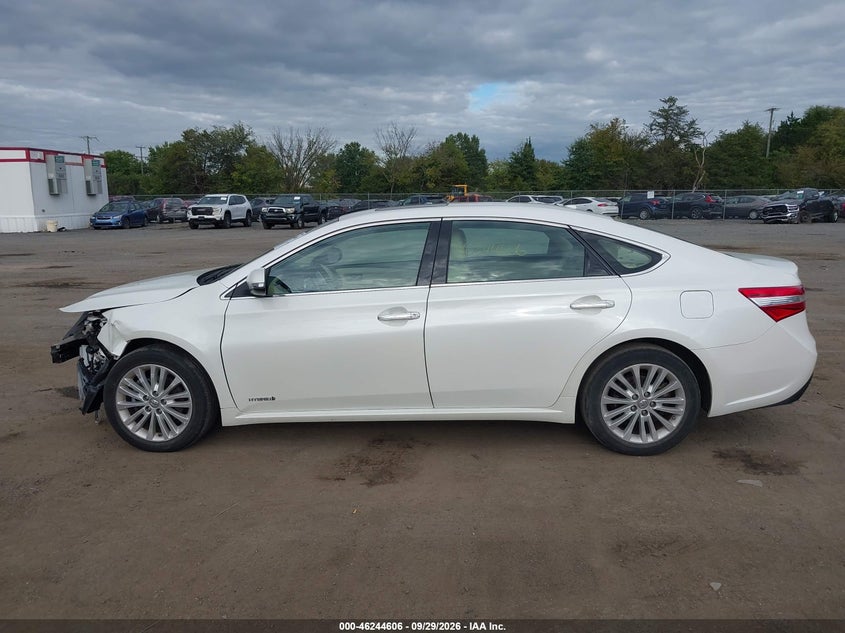 2014 TOYOTA AVALON HYBRID XLE TOURING · Фото 14
