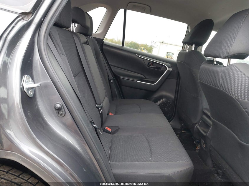 TOYOTA RAV4 - zdjęcie 8