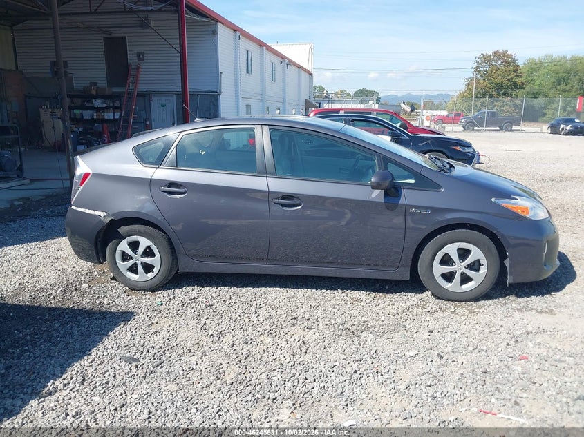 2014 TOYOTA PRIUS FOUR · Фото 13