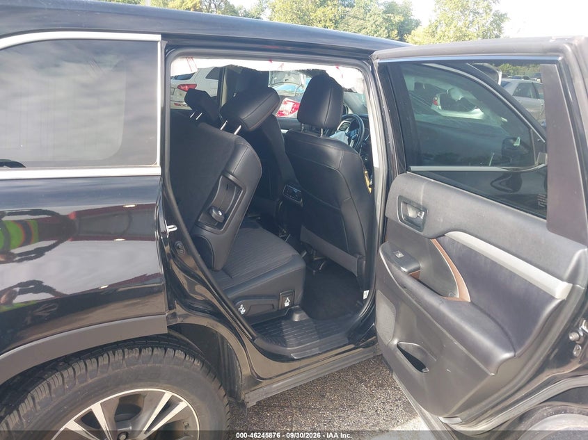 TOYOTA HIGHLANDER - zdjęcie 8