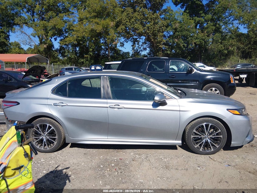 TOYOTA CAMRY - zdjęcie 14