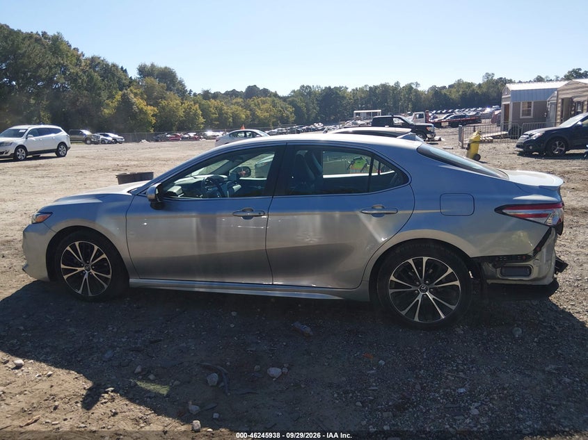 TOYOTA CAMRY - zdjęcie 15