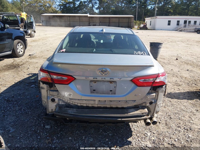 TOYOTA CAMRY - zdjęcie 17