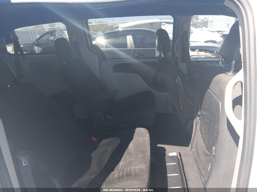 Фото 8 - DODGE GRAND CARAVAN