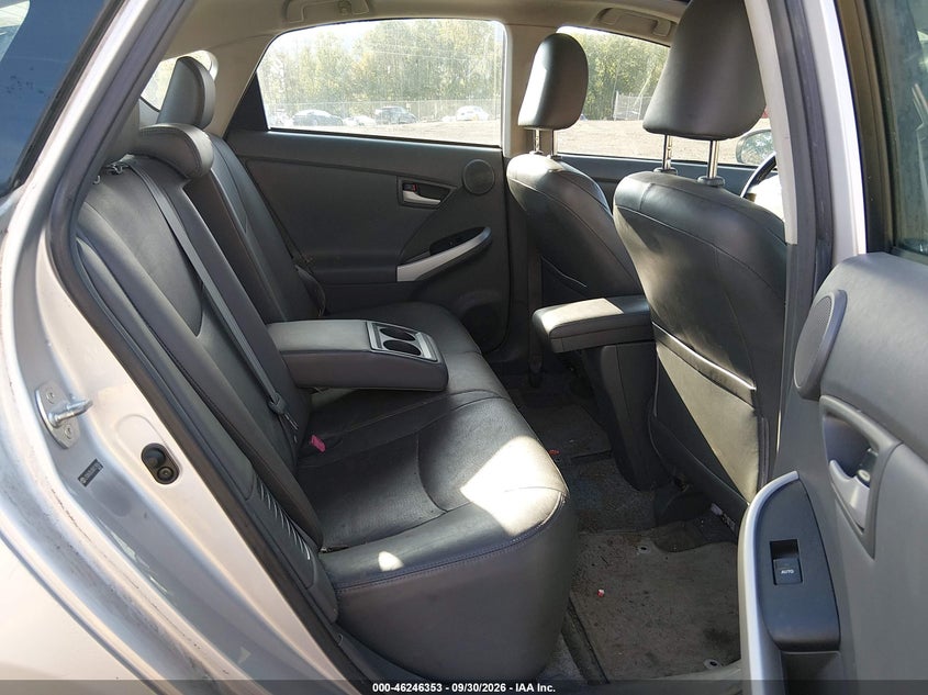 2010 TOYOTA PRIUS IV · Фото 8
