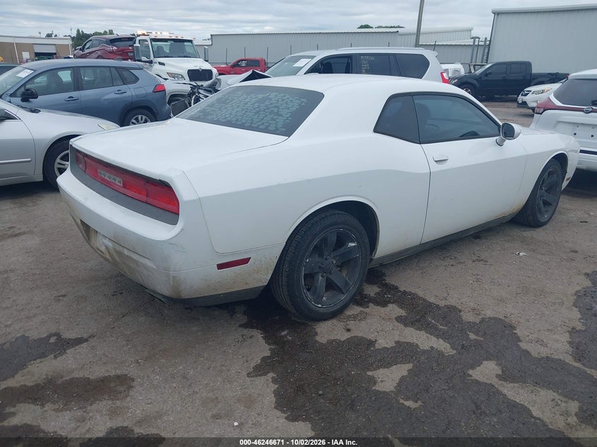 2013 DODGE CHALLENGER SXT · Фото 4