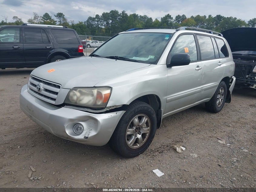 2004 TOYOTA HIGHLANDER auction photo 2