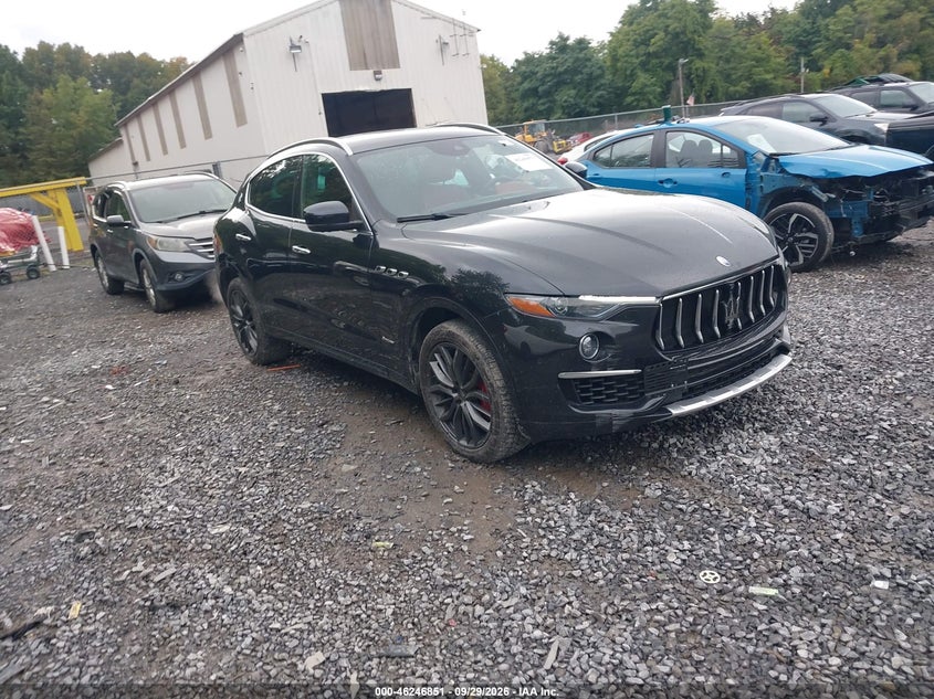 2019 Maserati Levante Granlusso, Right Front, IAAI, VIN ZN661XUL8KX310491