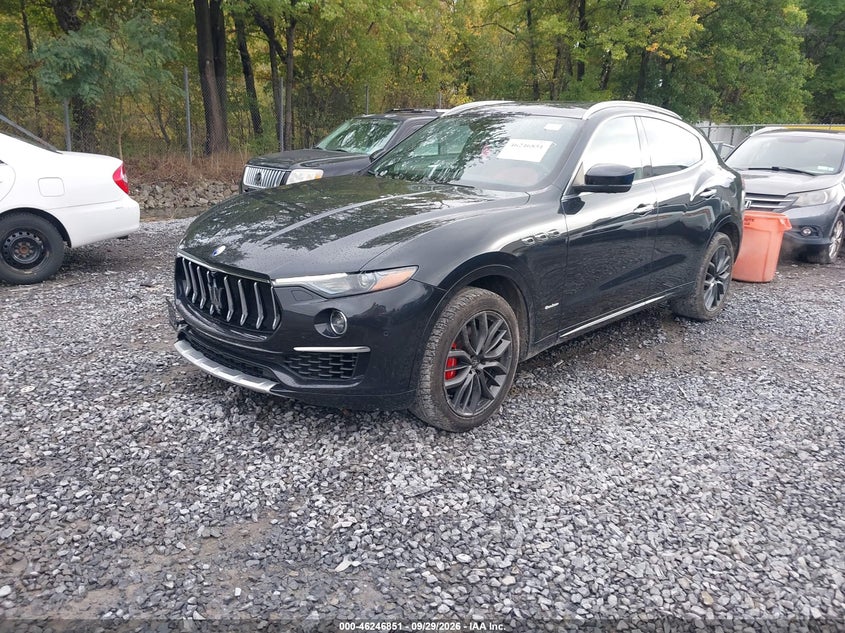 2019 MASERATI LEVANTE GRANLUSSO · Photo 2