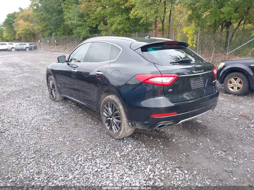 2019 MASERATI LEVANTE GRANLUSSO · Photo 3