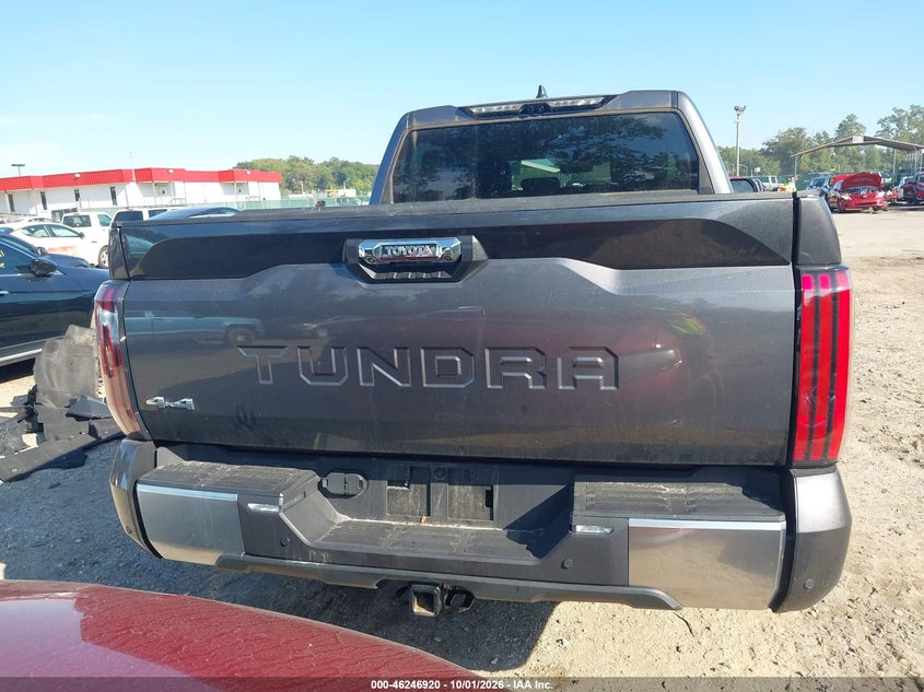 TOYOTA TUNDRA - zdjęcie 17