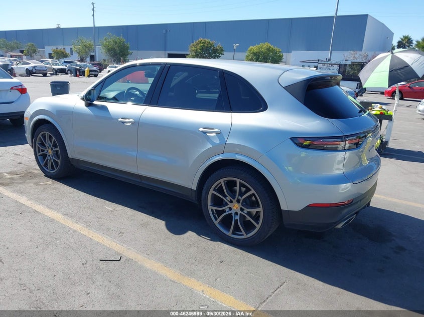 2021 PORSCHE CAYENNE · Photo 3