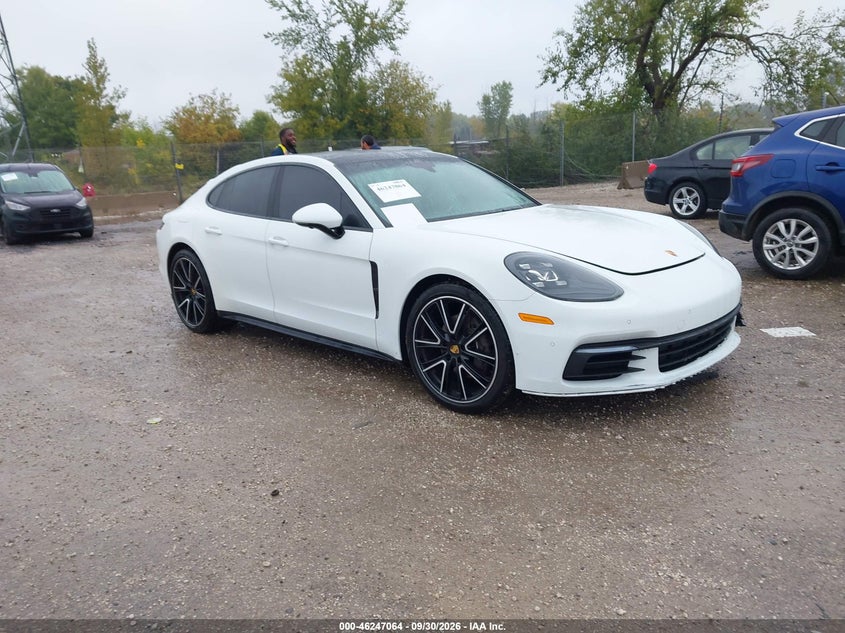 PORSCHE PANAMERA - zdjęcie 1