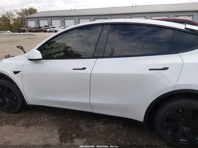 TESLA MODEL Y - zdjęcie 14