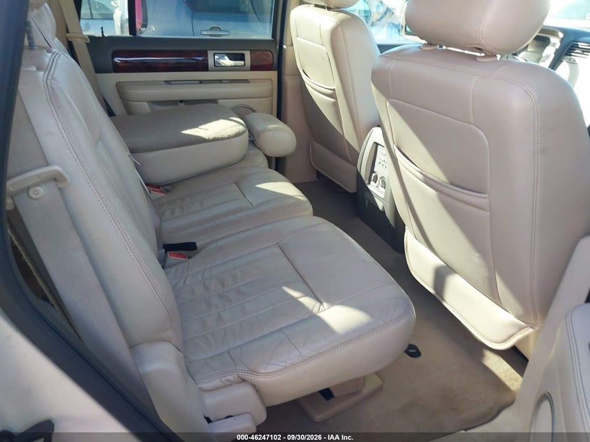 LINCOLN NAVIGATOR 2004 VIN 5LMFU27R44LJ41441