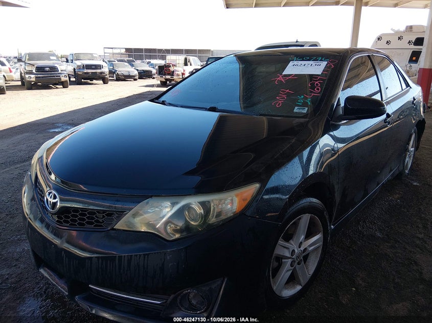 Vin: 4t1bf1fk6eu460796, lot: 46747156, toyota camry se 20142