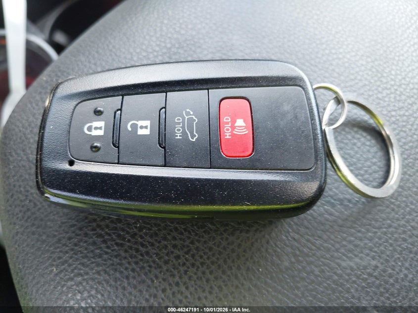 TOYOTA RAV4 HYBRID - zdjęcie 11
