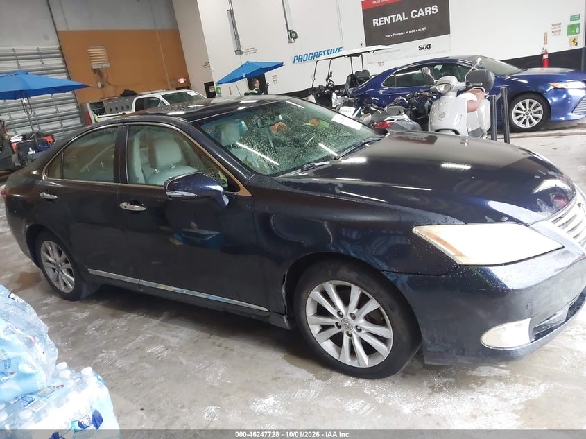 2010 LEXUS ES 350 · Photo 13