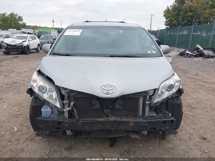 TOYOTA SIENNA - zdjęcie 6