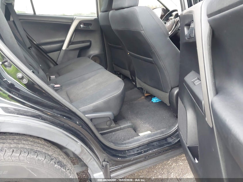 TOYOTA RAV4 - zdjęcie 8