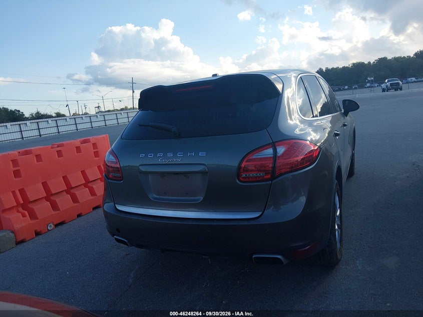 2013 PORSCHE CAYENNE · Photo 16
