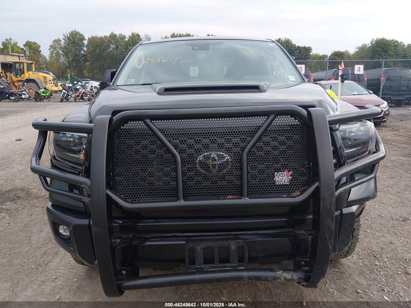 TOYOTA TUNDRA - zdjęcie 13