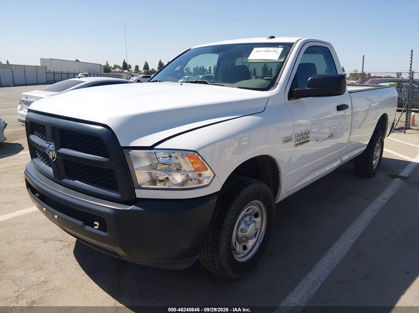 Vin: 3c6lr4at4hg707636, lot: 46748672, ram 2500 tradesman  4x2 8' box 20172