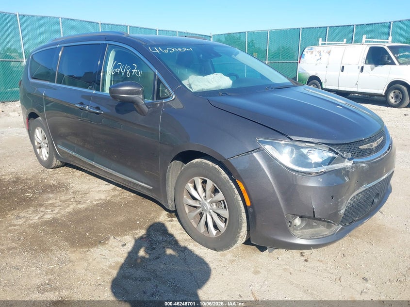 Vin: 2c4rc1bg5jr127865, lot: 46748727, chrysler pacifica touring l 20181