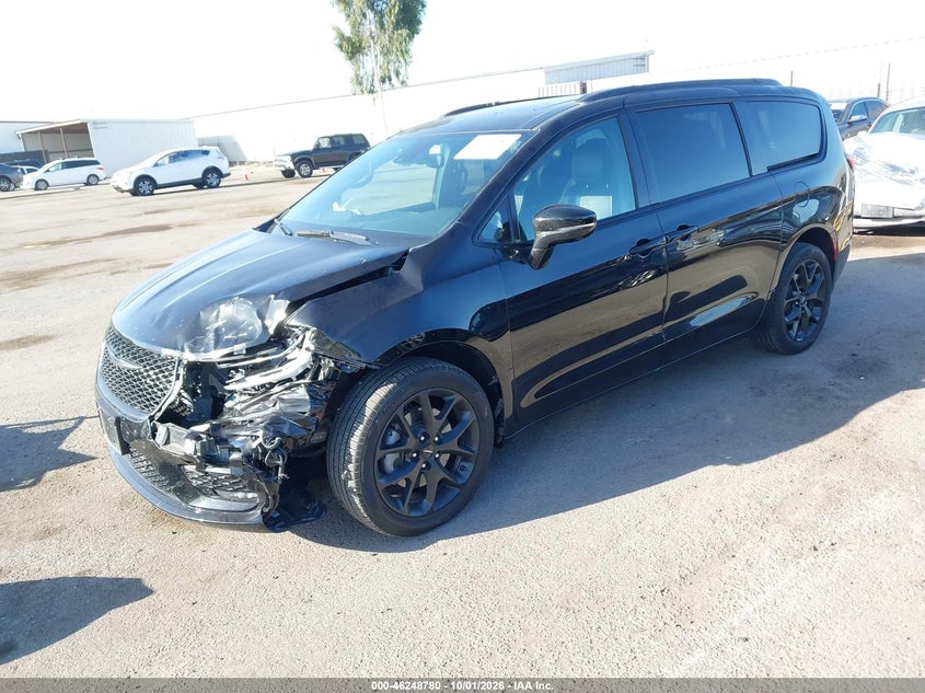 2025 Chrysler Pacifica Limited Awd, Front End, IAAI, VIN 2C4RC3GG6SR518108 — photo 2