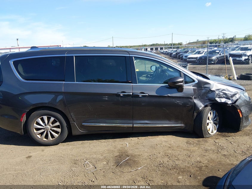 CHRYSLER PACIFICA - zdjęcie 13