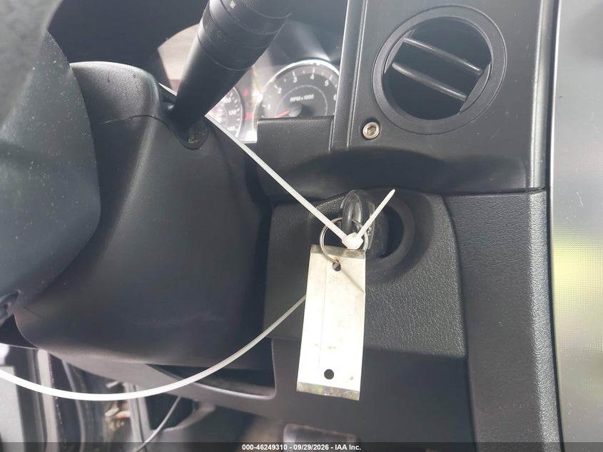 2010 JEEP COMMANDER SPORT · Фото 11