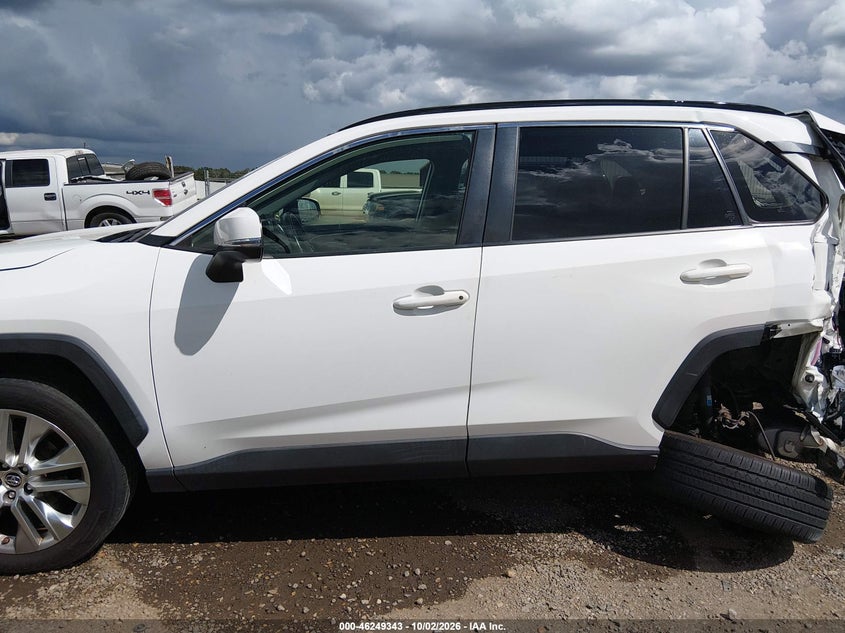 TOYOTA RAV4 - zdjęcie 15