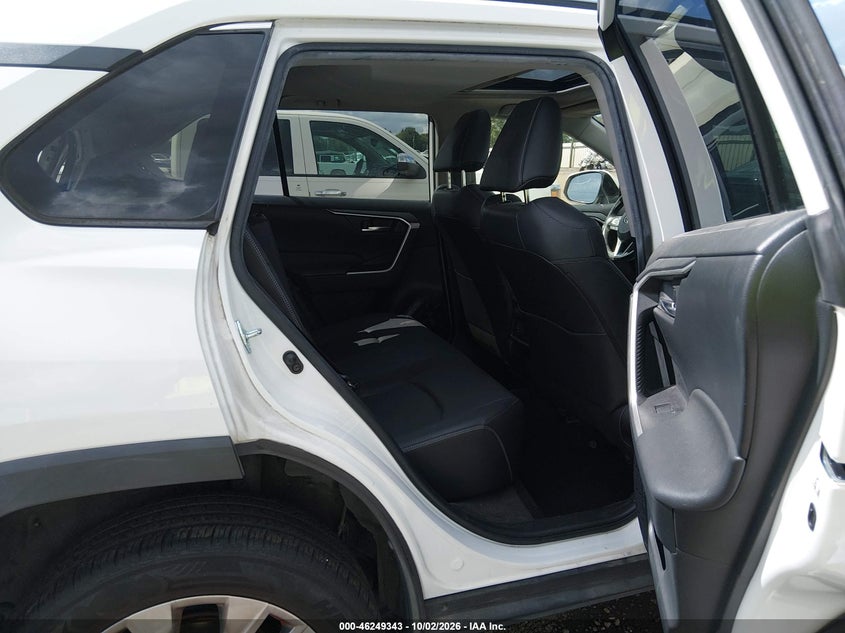 TOYOTA RAV4 - zdjęcie 8