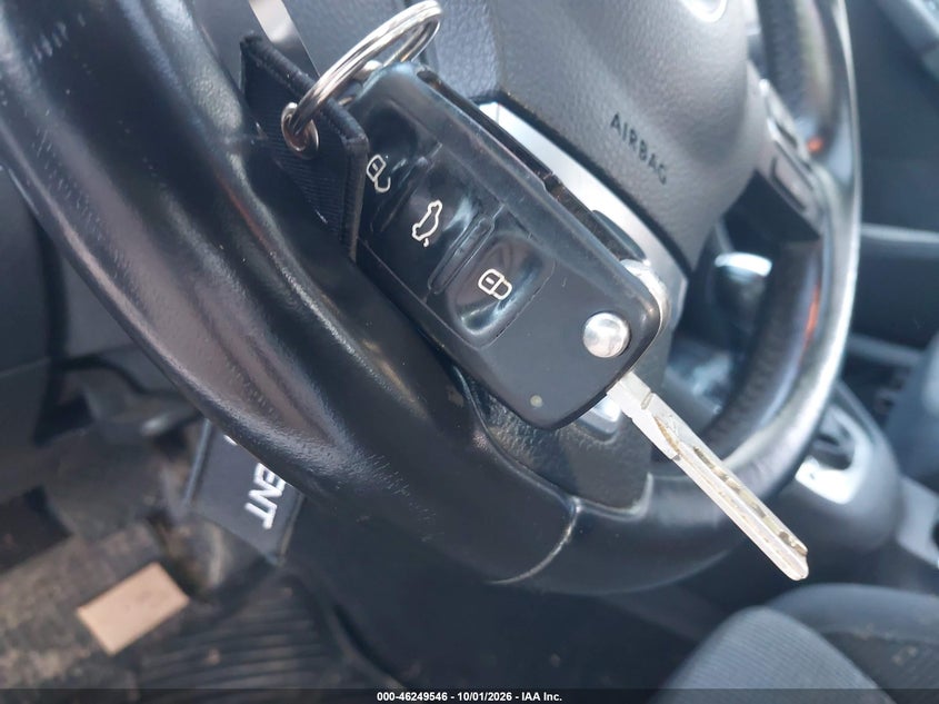 2014 VOLKSWAGEN GOLF 2.0L TDI · Photo 11