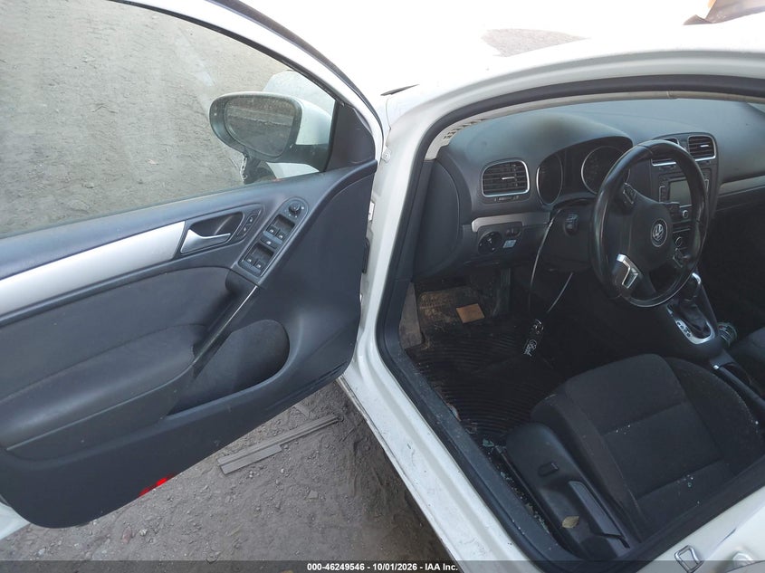 2014 VOLKSWAGEN GOLF 2.0L TDI · Photo 5