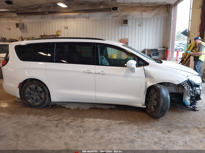 CHRYSLER PACIFICA HYBRID - zdjęcie 13