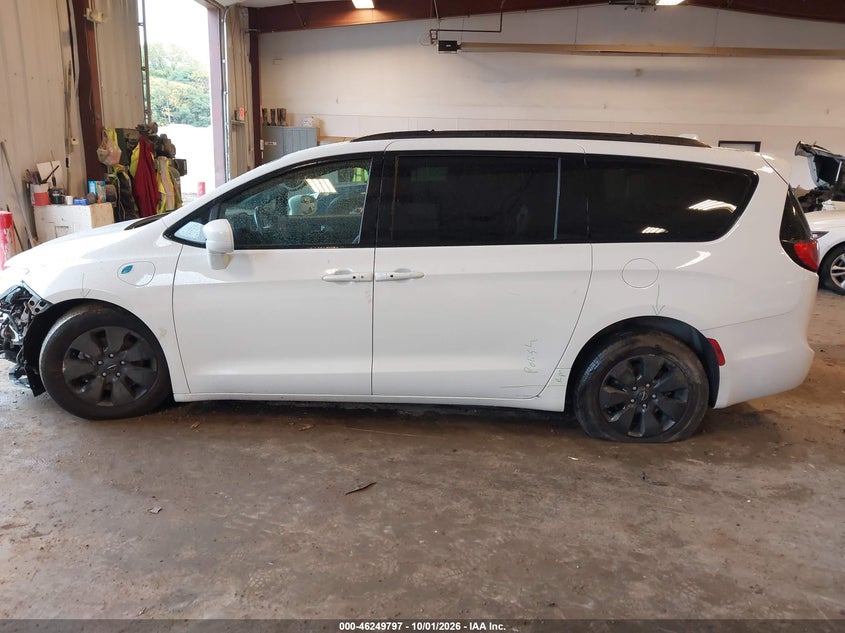 CHRYSLER PACIFICA HYBRID - zdjęcie 14