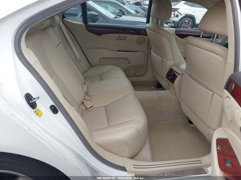 2012 LEXUS LS 460 L · Фото 8